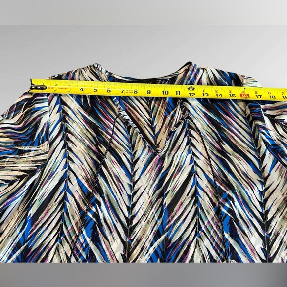 Banana Republic Shear Shirt M Colorful Feathers Blouse Business Casual - Picture 3 of 8